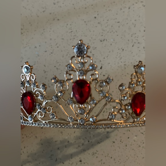 Brand new unworn crown perfect for costume or bday party NWOT - Picture 3 of 4